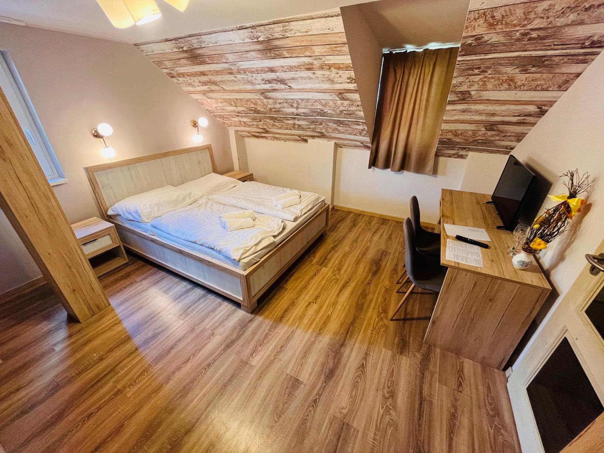 Matyus Udvarhaz Kengyel Fogado Bed & Breakfast Eger